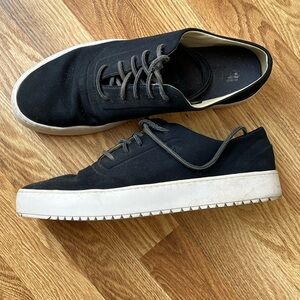 Sperry Navy Blue suede Sneakers Sleek Casual Design 11.5